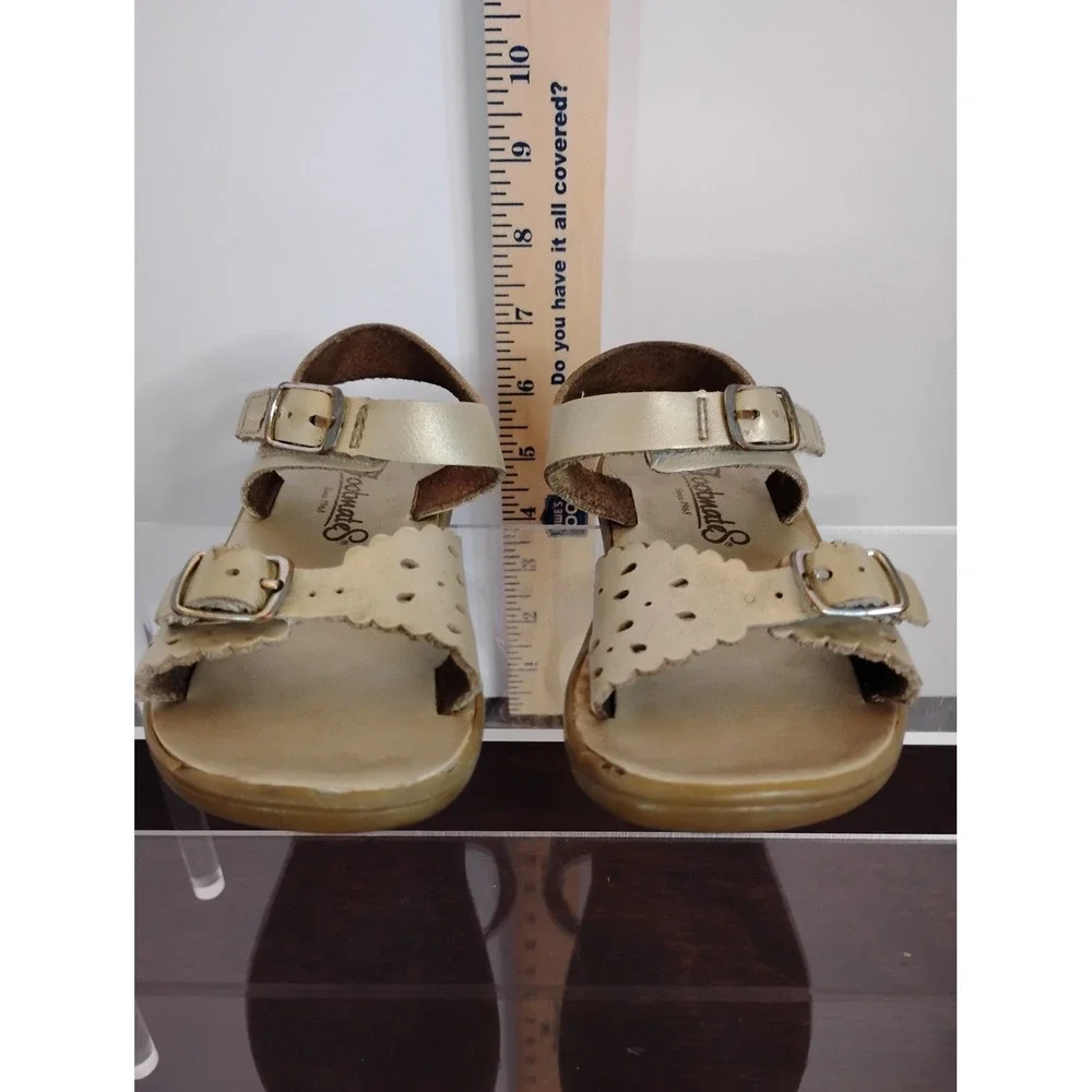 Footmates Ariel Champagne Gold Leather Scalloped Buckle‎ Sandals Kids Size 7